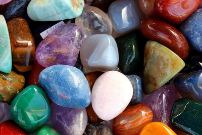 Crystals vs Gemstones: Unveiling the True Differences