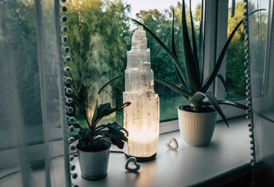 How to Find Calm with Selenite: A Stress-Relief Guide